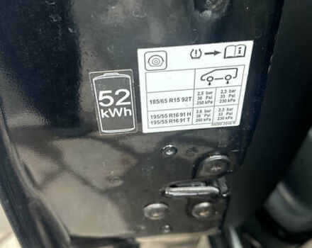 Черный Рено Зое, объемом двигателя 0 л и пробегом 45 тыс. км за 6100 $, фото 3 на Automoto.ua