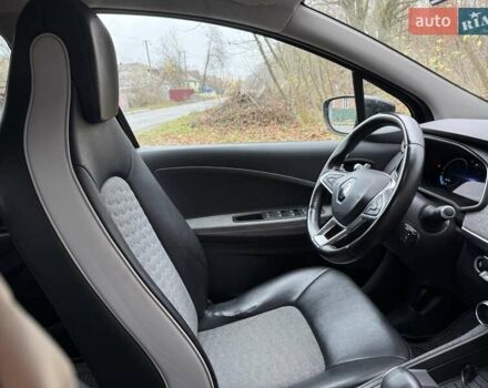 Черный Рено Зое, объемом двигателя 0 л и пробегом 123 тыс. км за 14200 $, фото 12 на Automoto.ua