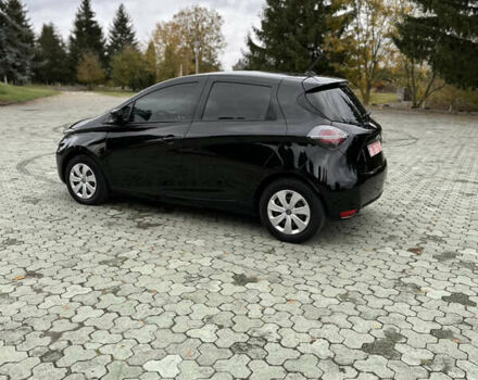 Черный Рено Зое, объемом двигателя 0 л и пробегом 30 тыс. км за 16000 $, фото 4 на Automoto.ua