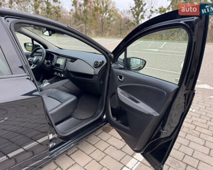 Черный Рено Зое, объемом двигателя 0 л и пробегом 125 тыс. км за 11999 $, фото 69 на Automoto.ua