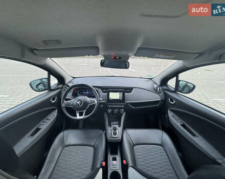 Черный Рено Зое, объемом двигателя 0 л и пробегом 125 тыс. км за 11999 $, фото 44 на Automoto.ua