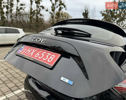 Черный Рено Зое, объемом двигателя 0 л и пробегом 125 тыс. км за 11999 $, фото 85 на Automoto.ua