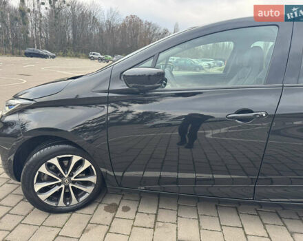 Черный Рено Зое, объемом двигателя 0 л и пробегом 125 тыс. км за 11999 $, фото 10 на Automoto.ua
