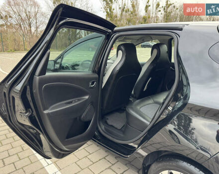 Черный Рено Зое, объемом двигателя 0 л и пробегом 125 тыс. км за 11999 $, фото 62 на Automoto.ua