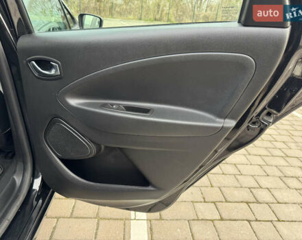 Черный Рено Зое, объемом двигателя 0 л и пробегом 125 тыс. км за 11999 $, фото 68 на Automoto.ua