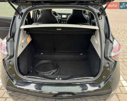 Черный Рено Зое, объемом двигателя 0 л и пробегом 125 тыс. км за 11999 $, фото 81 на Automoto.ua