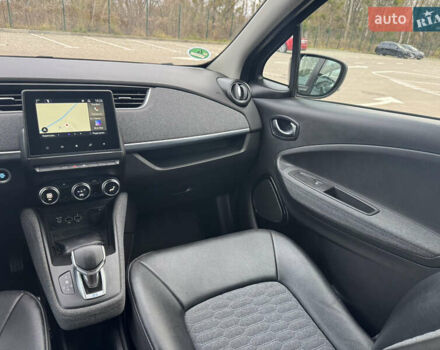 Черный Рено Зое, объемом двигателя 0 л и пробегом 125 тыс. км за 11999 $, фото 43 на Automoto.ua