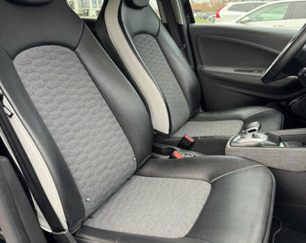 Черный Рено Зое, объемом двигателя 0 л и пробегом 125 тыс. км за 11999 $, фото 74 на Automoto.ua