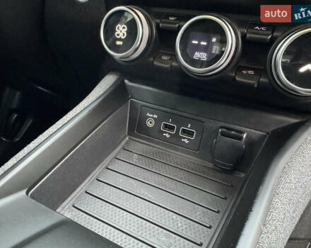 Черный Рено Зое, объемом двигателя 0 л и пробегом 125 тыс. км за 11999 $, фото 75 на Automoto.ua