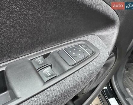 Чорний Рено Зое, об'ємом двигуна 0 л та пробігом 109 тис. км за 13300 $, фото 20 на Automoto.ua