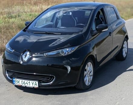 Черный Рено Зое, объемом двигателя 0 л и пробегом 138 тыс. км за 6540 $, фото 1 на Automoto.ua