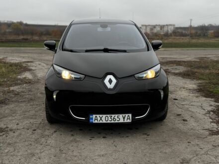 Черный Рено Зое, объемом двигателя 0 л и пробегом 140 тыс. км за 7700 $, фото 1 на Automoto.ua