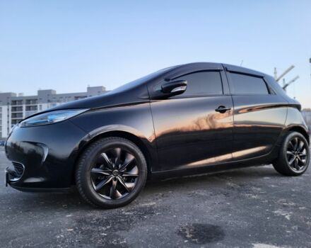 Черный Рено Зое, объемом двигателя 0 л и пробегом 240 тыс. км за 6999 $, фото 1 на Automoto.ua