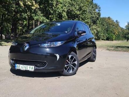 Черный Рено Зое, объемом двигателя 0 л и пробегом 88 тыс. км за 11000 $, фото 1 на Automoto.ua