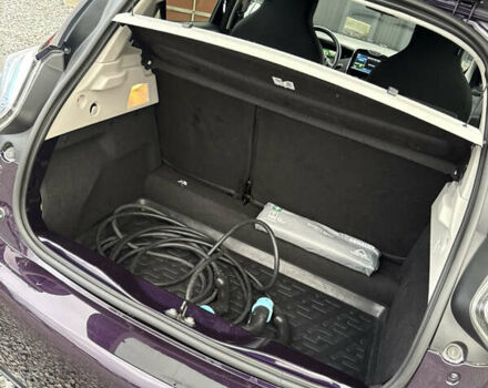 Фіолетовий Рено Зое, об'ємом двигуна 0 л та пробігом 79 тис. км за 10699 $, фото 40 на Automoto.ua