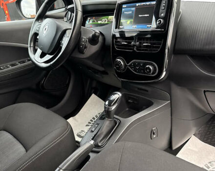 Фіолетовий Рено Зое, об'ємом двигуна 0 л та пробігом 79 тис. км за 10699 $, фото 33 на Automoto.ua