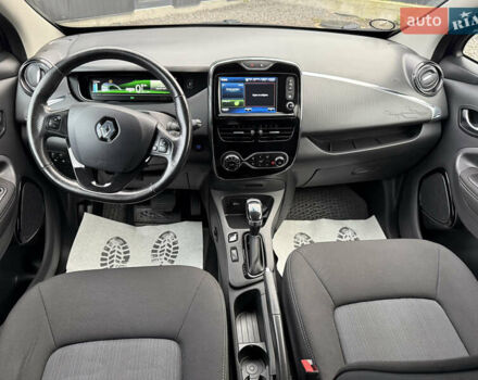 Фіолетовий Рено Зое, об'ємом двигуна 0 л та пробігом 79 тис. км за 10699 $, фото 21 на Automoto.ua