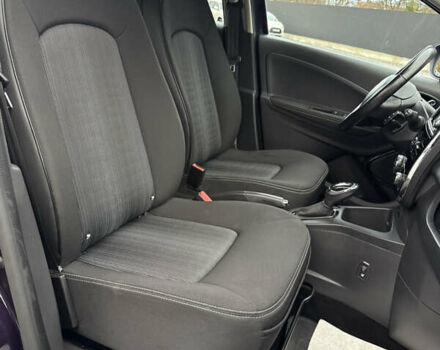 Фіолетовий Рено Зое, об'ємом двигуна 0 л та пробігом 79 тис. км за 10699 $, фото 36 на Automoto.ua