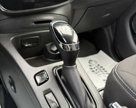 Фіолетовий Рено Зое, об'ємом двигуна 0 л та пробігом 79 тис. км за 10699 $, фото 26 на Automoto.ua