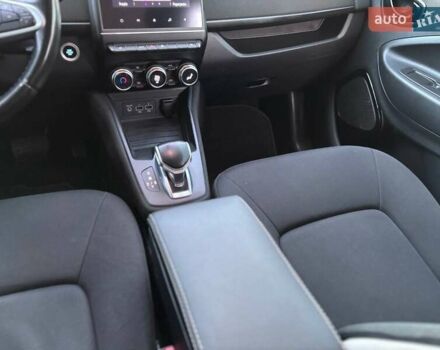 Фиолетовый Рено Зое, объемом двигателя 0 л и пробегом 89 тыс. км за 12999 $, фото 24 на Automoto.ua