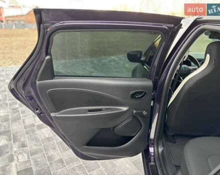 Фиолетовый Рено Зое, объемом двигателя 0 л и пробегом 89 тыс. км за 11899 $, фото 25 на Automoto.ua