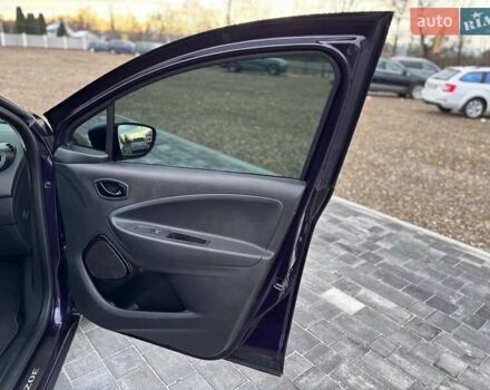 Фиолетовый Рено Зое, объемом двигателя 0 л и пробегом 89 тыс. км за 11899 $, фото 40 на Automoto.ua