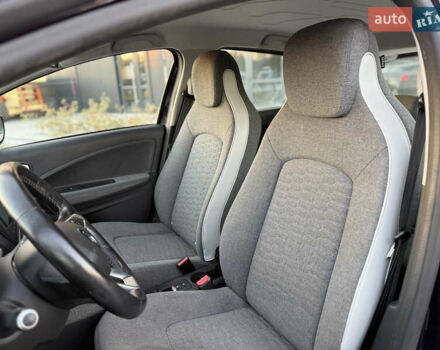 Фиолетовый Рено Зое, объемом двигателя 0 л и пробегом 99 тыс. км за 13200 $, фото 7 на Automoto.ua