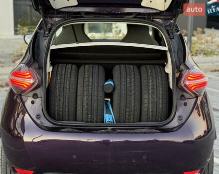 Фиолетовый Рено Зое, объемом двигателя 0 л и пробегом 99 тыс. км за 13200 $, фото 10 на Automoto.ua