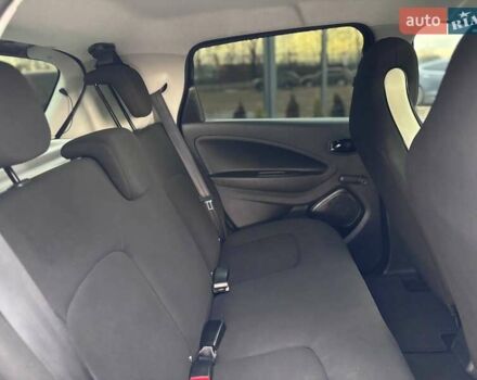 Фиолетовый Рено Зое, объемом двигателя 0 л и пробегом 89 тыс. км за 11899 $, фото 37 на Automoto.ua