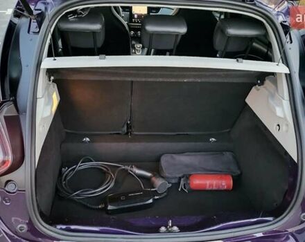 Фиолетовый Рено Зое, объемом двигателя 0 л и пробегом 100 тыс. км за 11950 $, фото 26 на Automoto.ua