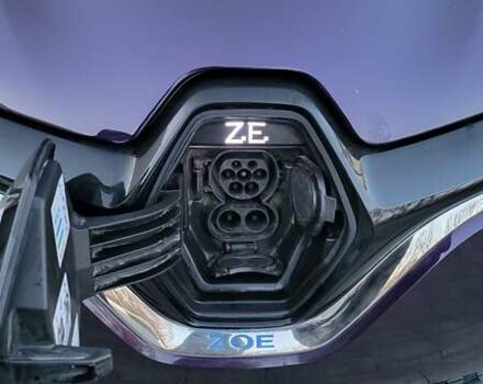 Фиолетовый Рено Зое, объемом двигателя 0 л и пробегом 100 тыс. км за 11950 $, фото 28 на Automoto.ua