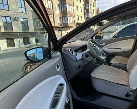 Коричневый Рено Зое, объемом двигателя 0 л и пробегом 55 тыс. км за 7700 $, фото 17 на Automoto.ua