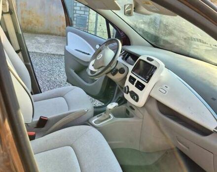 Коричневый Рено Зое, объемом двигателя 0 л и пробегом 173 тыс. км за 5800 $, фото 5 на Automoto.ua