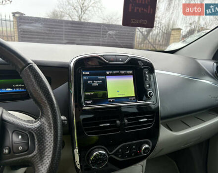 Коричневый Рено Зое, объемом двигателя 0 л и пробегом 129 тыс. км за 6200 $, фото 26 на Automoto.ua