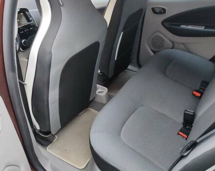 Коричневый Рено Зое, объемом двигателя 0 л и пробегом 52 тыс. км за 8200 $, фото 9 на Automoto.ua