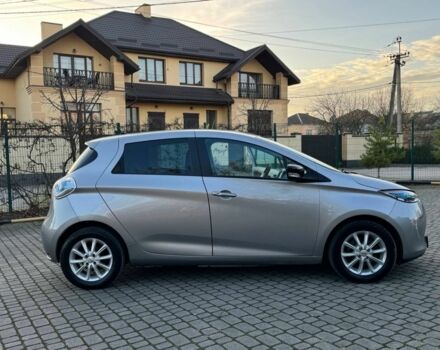 Коричневый Рено Зое, объемом двигателя 0 л и пробегом 133 тыс. км за 5999 $, фото 3 на Automoto.ua