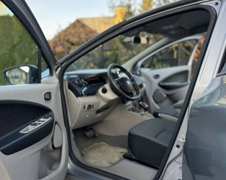 Коричневий Рено Зое, об'ємом двигуна 0 л та пробігом 133 тис. км за 6000 $, фото 19 на Automoto.ua