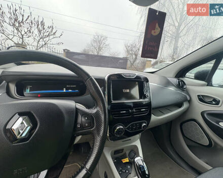 Коричневый Рено Зое, объемом двигателя 0 л и пробегом 129 тыс. км за 6200 $, фото 24 на Automoto.ua