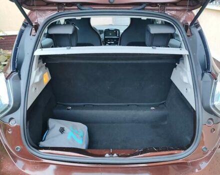 Коричневый Рено Зое, объемом двигателя 0 л и пробегом 52 тыс. км за 8200 $, фото 15 на Automoto.ua