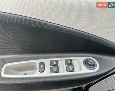 Коричневий Рено Зое, об'ємом двигуна 0 л та пробігом 71 тис. км за 8900 $, фото 11 на Automoto.ua