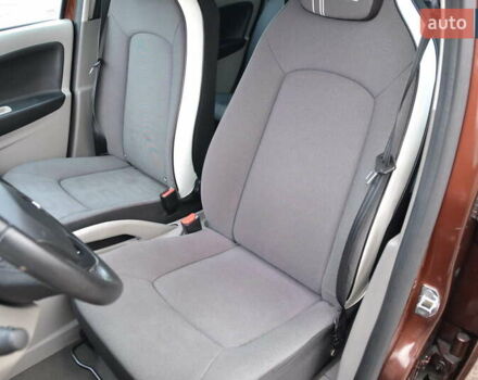 Коричневий Рено Зое, об'ємом двигуна 0 л та пробігом 143 тис. км за 6700 $, фото 15 на Automoto.ua