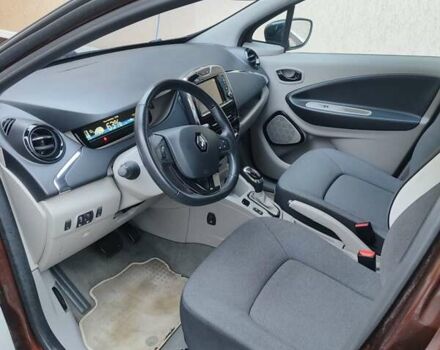 Коричневый Рено Зое, объемом двигателя 0 л и пробегом 52 тыс. км за 8200 $, фото 2 на Automoto.ua