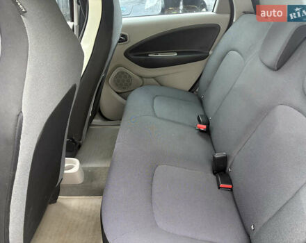 Коричневый Рено Зое, объемом двигателя 0 л и пробегом 129 тыс. км за 6200 $, фото 19 на Automoto.ua