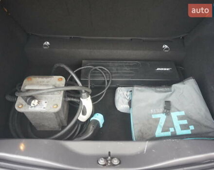 Коричневий Рено Зое, об'ємом двигуна 0 л та пробігом 220 тис. км за 9000 $, фото 47 на Automoto.ua