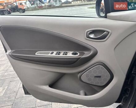 Коричневый Рено Зое, объемом двигателя 0 л и пробегом 35 тыс. км за 11600 $, фото 19 на Automoto.ua