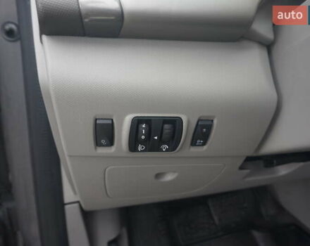 Коричневий Рено Зое, об'ємом двигуна 0 л та пробігом 220 тис. км за 9000 $, фото 28 на Automoto.ua