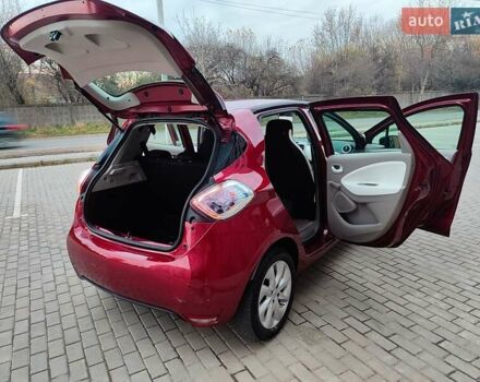 Червоний Рено Зое, об'ємом двигуна 0 л та пробігом 120 тис. км за 8888 $, фото 39 на Automoto.ua