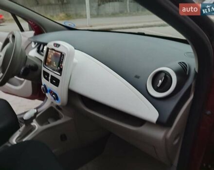 Червоний Рено Зое, об'ємом двигуна 0 л та пробігом 120 тис. км за 8888 $, фото 29 на Automoto.ua