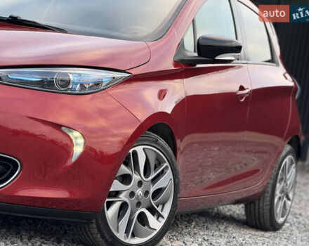 Красный Рено Зое, объемом двигателя 0 л и пробегом 120 тыс. км за 9499 $, фото 3 на Automoto.ua