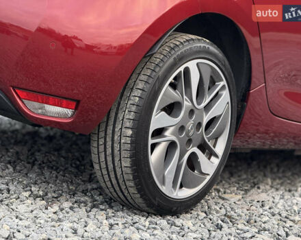 Красный Рено Зое, объемом двигателя 0 л и пробегом 120 тыс. км за 9499 $, фото 13 на Automoto.ua